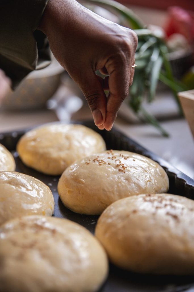 Photo produit pour un artisan : pains dorés à la sortie du four